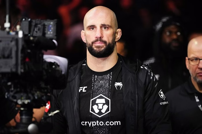 Lutador do UFC é suspenso por doping e admite uso de substância proibida: "Maior erro da vida"