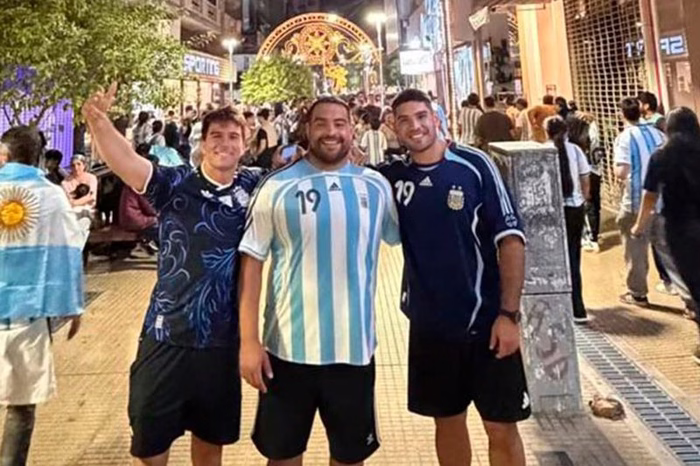 Los Pumas también viven el clima mundialista y se aferran a la Scaloneta antes de jugar con... Inglaterra