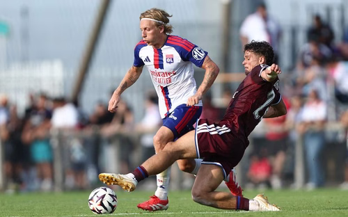 Brouillon dans le jeu, l'OL monte le volume physiquement