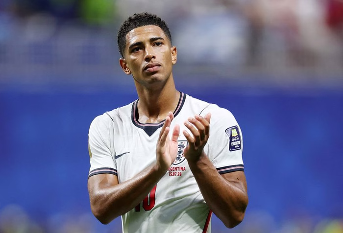 Bellingham rompe silêncio após eliminação da Inglaterra