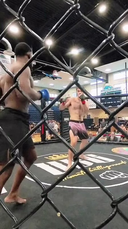 Lutador arrisca técnica que lesionou McGregor e consegue nocautaço