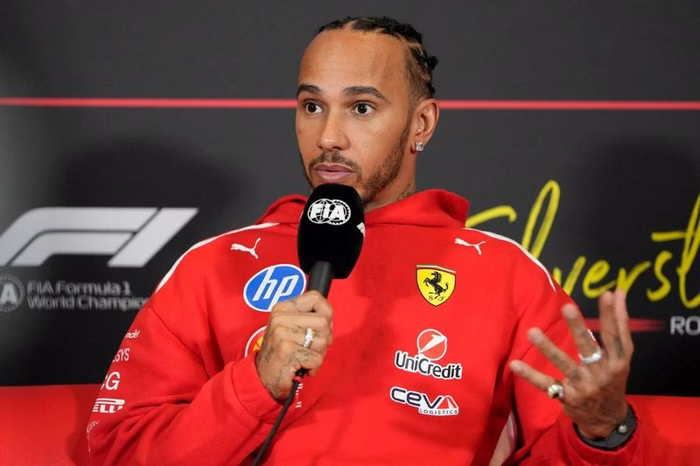 Lewis Hamilton amaro: “Gli altri vanno molto forte, noi perdiamo a sorpresa nel settore centrale”
