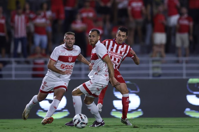 Matheus Ribeiro é o pior em derrota do Náutico para o CRB; dê notas