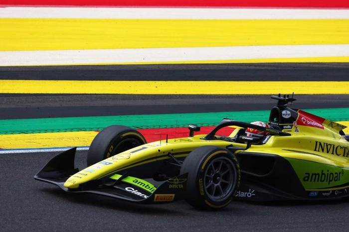 Rafael Câmara é sexto na sprint da F2 na Bélgica; Durksen vence