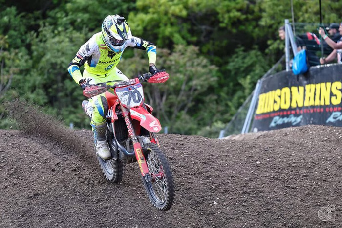 MXGP, Ruben Fernandez fa sua la Qualifying Race del GP di Gran Bretagna, Lucas Coenen subito out