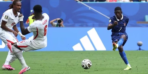 Dans un match fou, la France s'incline face à l'Angleterre