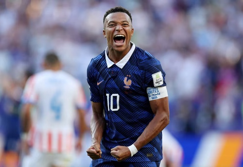 Mbappé saluta Deschamps: “Ci hai dato tanto, avremmo dovuto offrirti un finale migliore”