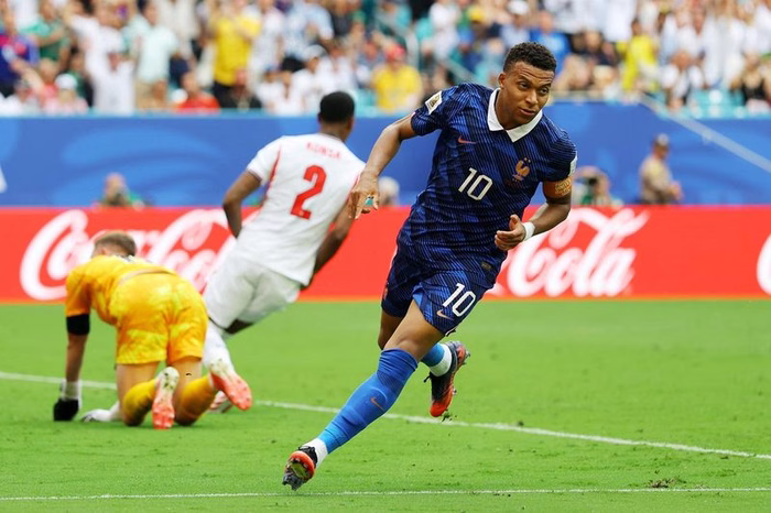 France v England LIVE: World Cup 2026 bronze final score and latest updates