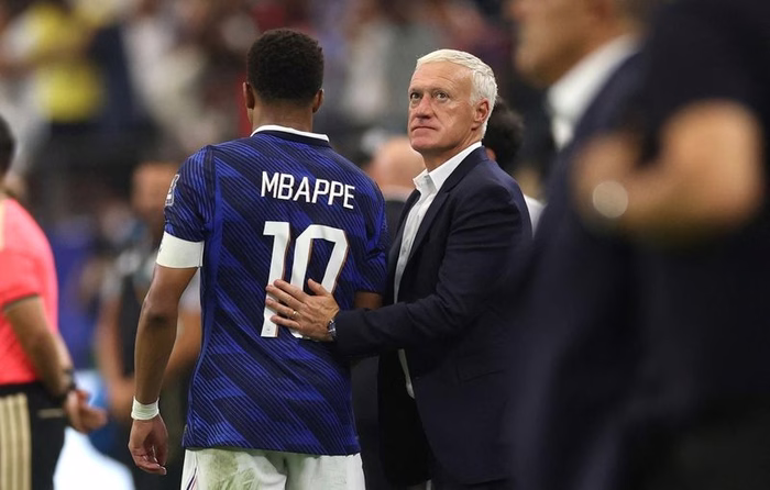 EN DIRECT France - Angleterre : Les Bleus vont-ils soigner la der de Deschamps, avec un Mbappé meilleur buteur ?… Suivez la petite finale avec nous…