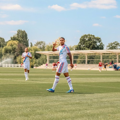 Matheus França faz hat-trick no Palace e supera gols marcados na passagem pelo Vasco com um jogo
