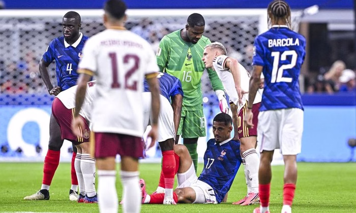 EdF – Saliba aurait joué avec une fracture au dos