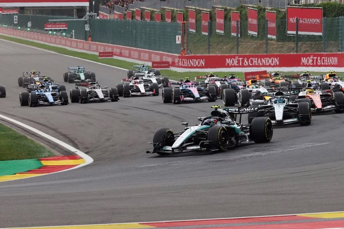 F1, pagelle GP Belgio 2026: Antonelli impeccabile, Leclerc combattivo, Hamilton pasticcia