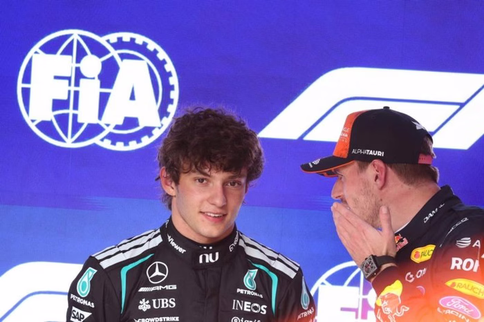 Russell mete en un problema a Mercedes: "Peleo con una mano atada a la espalda"