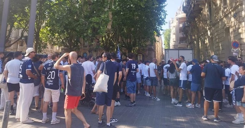 "C'est beau de voir qu'il y a autant de monde" : un rassemblement de supporters des Marine et Blanc organisé à Bordeaux
