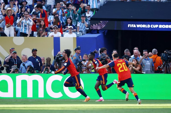 Quem é Ferran Torres, herói do título da Espanha na Copa do Mundo