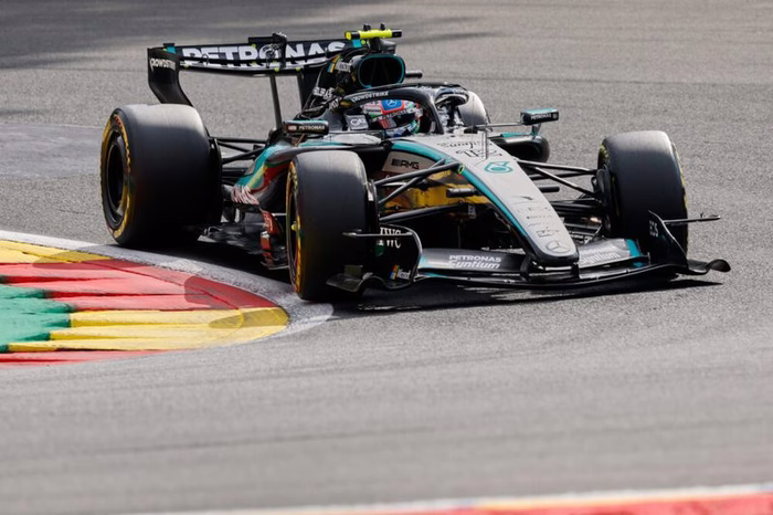 F1, GP Belgio 2026. Antonelli fra i due fuochi Verstappen e Russell. Ferrari appena dietro, in cinque per vincere