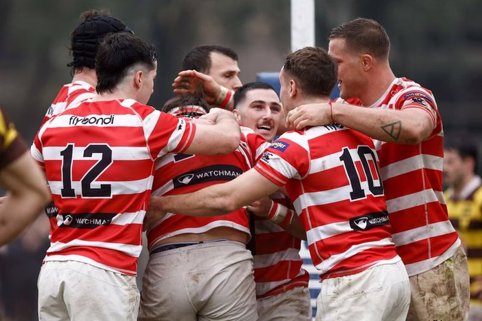 Alumni dominó en el clásico a Belgrano, quedó entre los cuatro mejores del Top 14 y no para de crecer