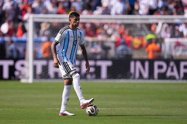 Cristian Romero appears to snub Donald Trump during World Cup medal ceremony