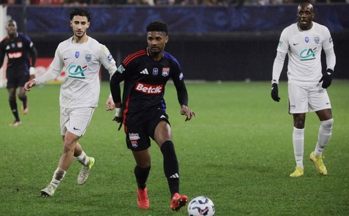 OL : à gauche, ça tourne entre Abner et Mohamed Ouédraogo