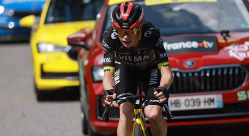 Tour. Jonas Vingegaard desiste após queda aparatosa na 15.ª etapa