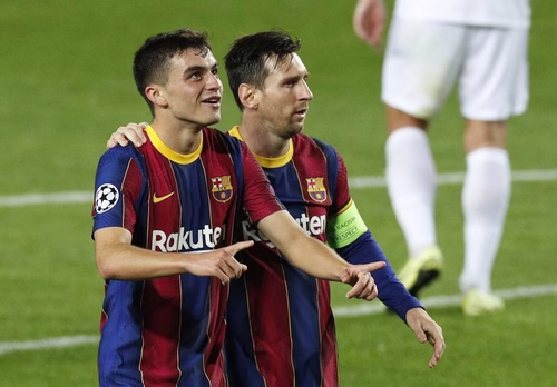Pedri foi um dos últimos parceiros de Messi no Barcelona