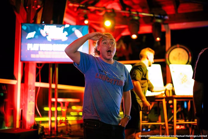Mano storica alle WSOP: Smirnov decide di foldare poker di otto