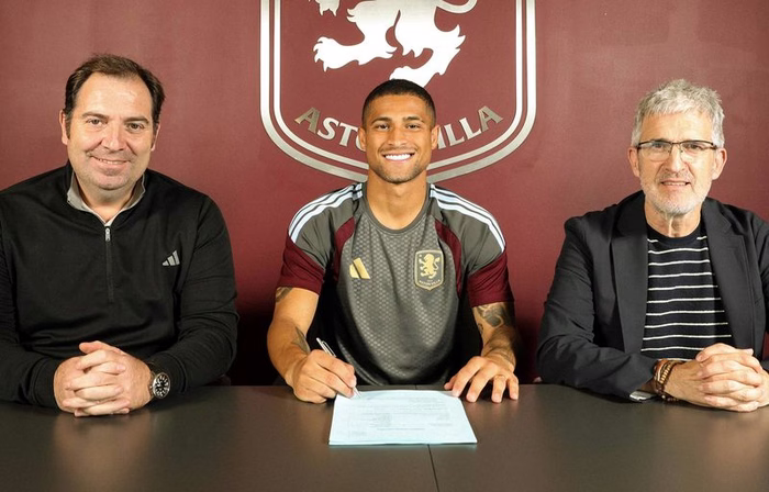 Aston Villa anuncia contratação do brasileiro João Gomes