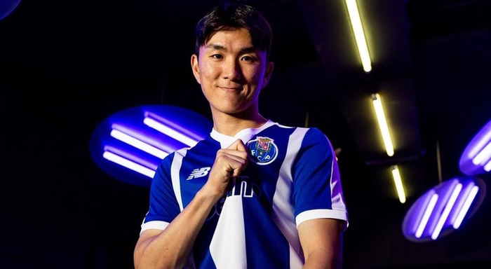 FC Porto apresenta sul-coreano Hwang In-beom