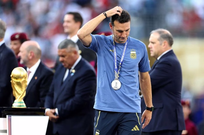 El mensaje de Scaloni a la Selección, minutos después de perder contra España: “Tenemos que ser grandes en la derrota”