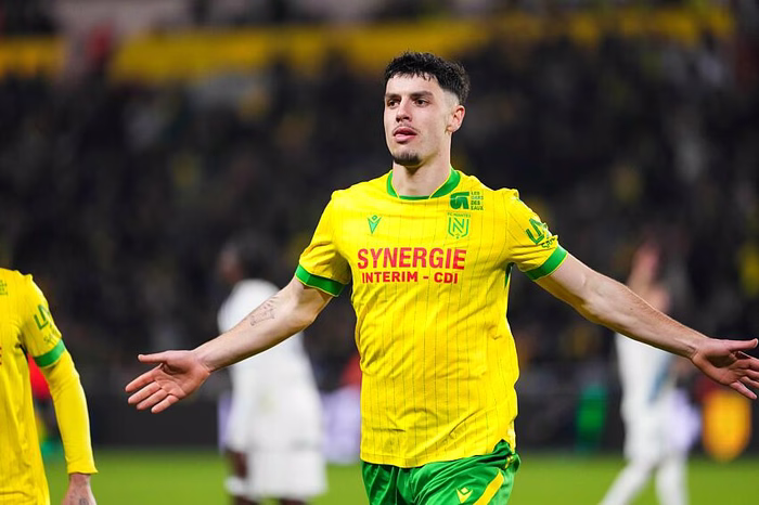 FC Nantes. Mercato : un club de Ligue des Champions serait prêt à investir 25 millions d’euros sur Matthis Abline