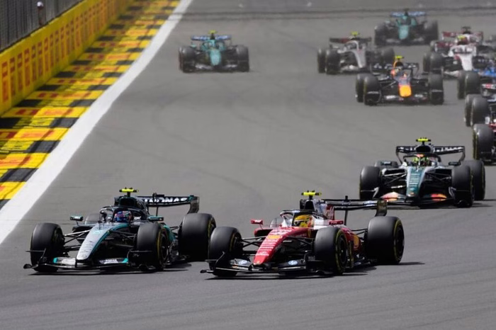 F1, il Mondiale 2026 è un trapezio. Antonelli, Russell e i ferraristi lati sghimbesci di una figura in continua evoluzione