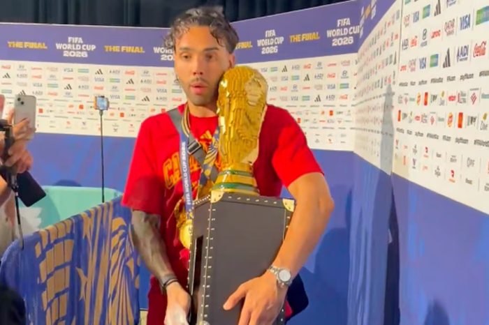 Spain players presented with unusual gifts after winning World Cup
