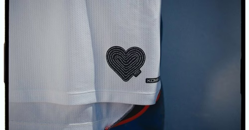 Un maillot traditionnel, du rétro et un hommage aux victimes du 14 juillet 2016 : les nouvelles tenues de l'OGC Nice