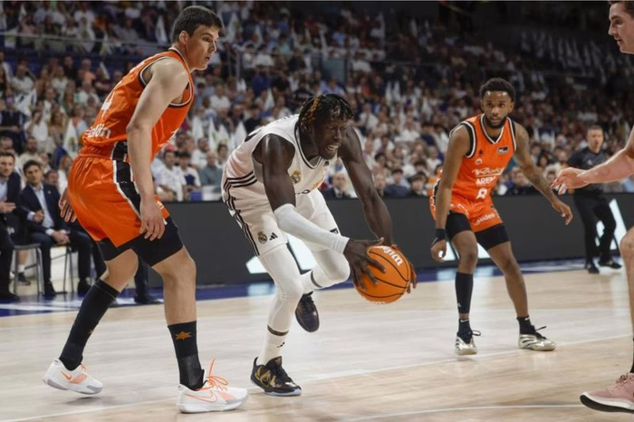 Tras la marcha de Hezonja, gana enteros el regreso de Ndiaye al Real Madrid