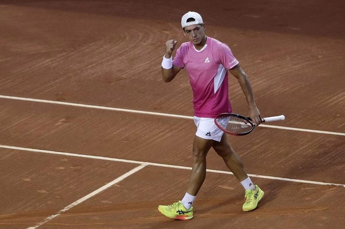 ATP Kitzbuehel 2026, vittorie di Struff e Baez. Eliminato Juan Manuel Cerundolo