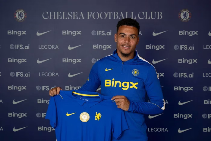 Chelsea contrata atacante da seleção inglesa por R$ 800 milhões