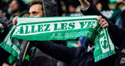 Ligue 2 : un joueur de 16 ans passe professionnel à Metz, Saint-Étienne confirme sa puissance commerciale