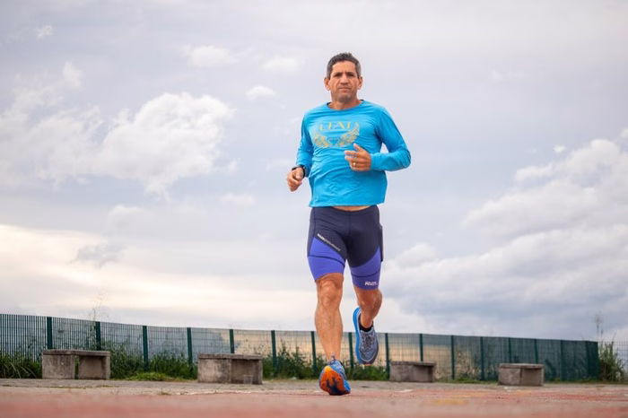 Ultramaratonista de 58 anos encara prova de 470 km em Minas Gerais