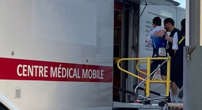 Lipowitz fraturou a clavícula ao cair no `crono` da Volta a França
