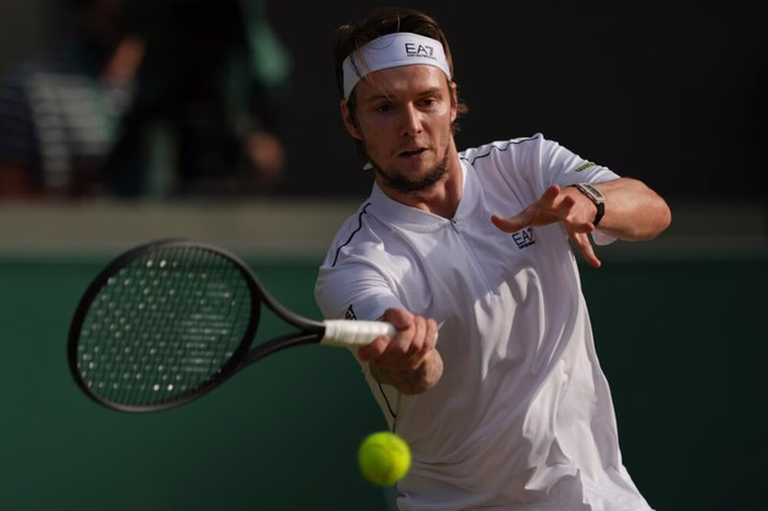 ATP Kitzbuehel 2026, vincono Bublik ed Etcheverry. Eliminato Vacherot