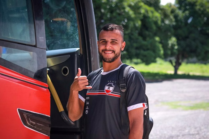 River-PI anuncia contratação do volante Iago Felipe