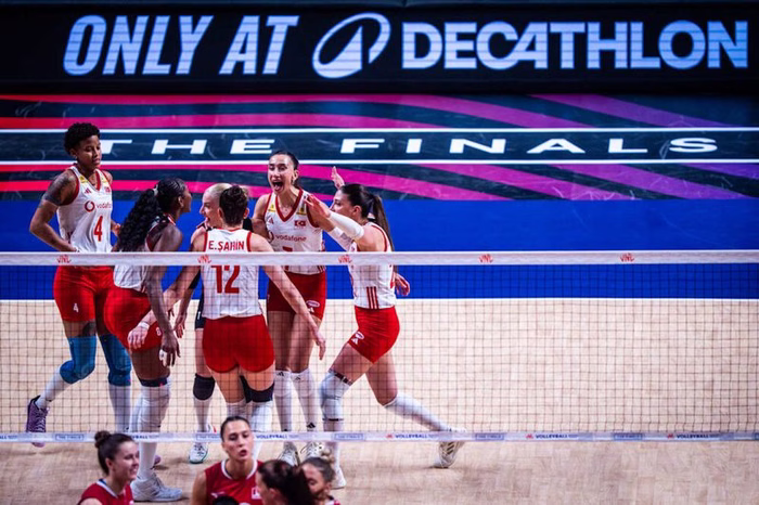 La Turchia rimonta il Canada e va in semifinale di Nations League di volley. Santarelli batte Guidetti, Vargas spaziale