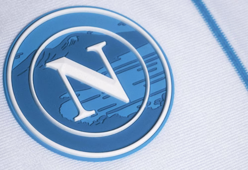 🔥 Il legame con l’Argentina e il segno di Maradona : la seconda maglia del Napoli è 🤩