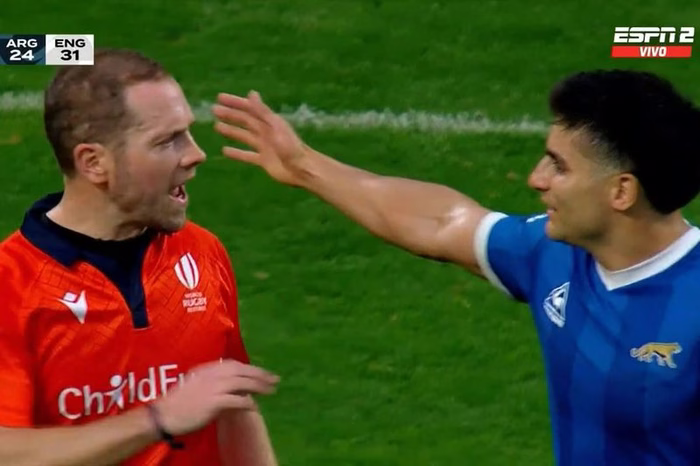 Después de la trifulca contra Inglaterra, Tomás Albornoz enfrenta la posibilidad de una sanción
