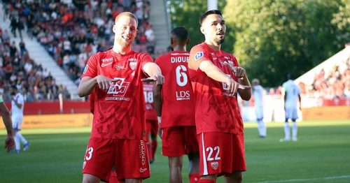 Ligue 2 : le défenseur central Lenny Lacroix prolonge d'une saison avec le DFCO
