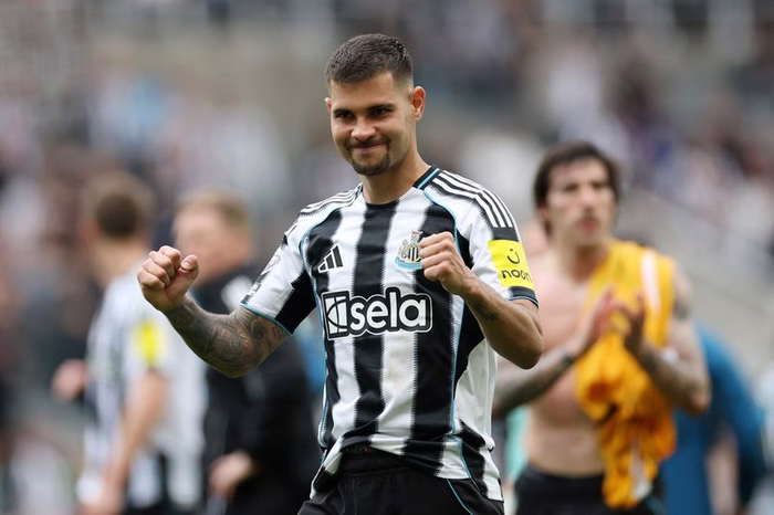 Transfer news LIVE: Arsenal prepare huge bid for Guimaraes, Man Utd close in on new midfielder