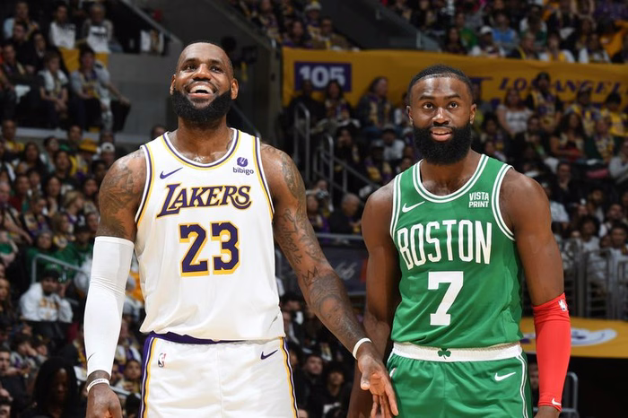 LeBron James no Philadelphia 76ers: Maxey e Brown reagem à chegada