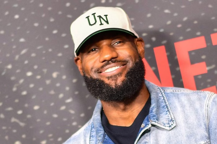 Le Bron James anunció que jugará para Philadelphia 76ers la próxima temporada de la NBA