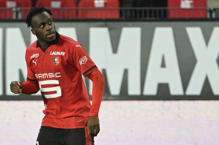 Mercato : en plus d’Openda, l’OL avait ciblé deux autres profils