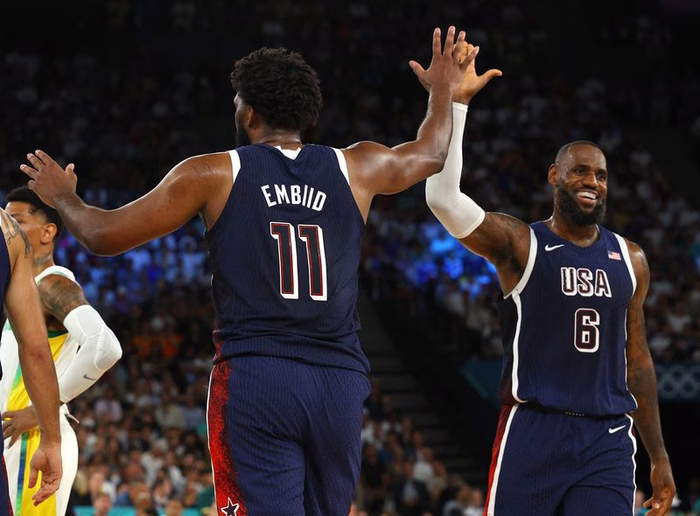 Com LeBron, Philadelphia forma "quinteto mais temido" da NBA; veja